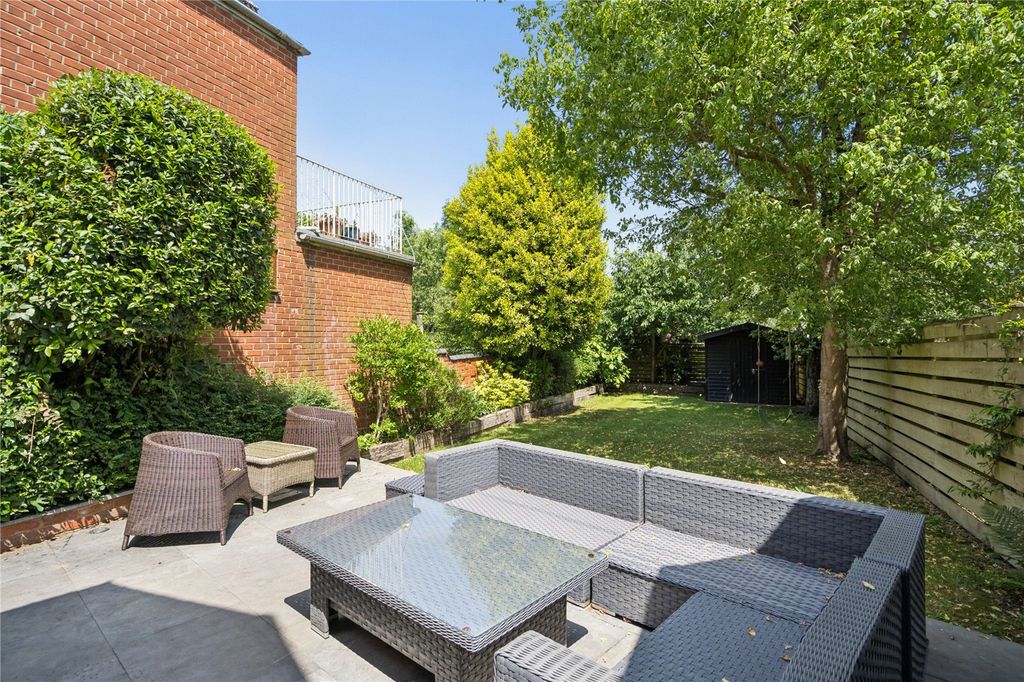 Property photo 3 of 16 Garden Patio