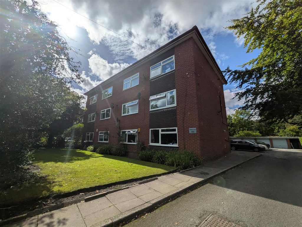 Property photo 1 of 14 External