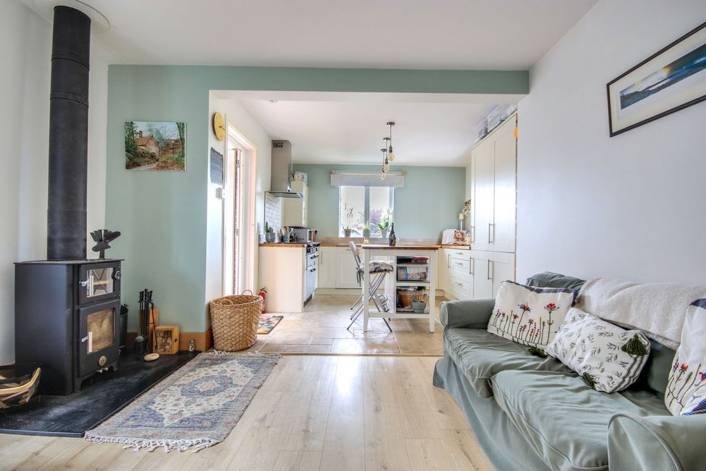 Property photo 2 of 14