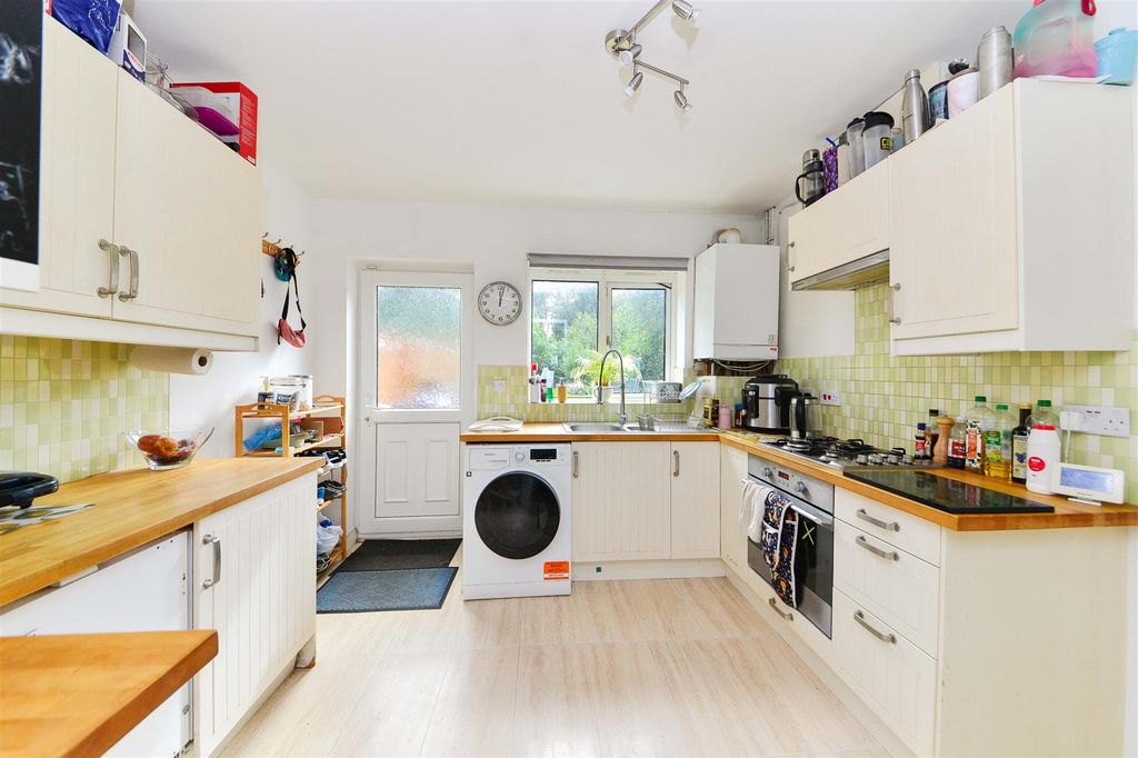 Property photo 3 of 13 Kitchen