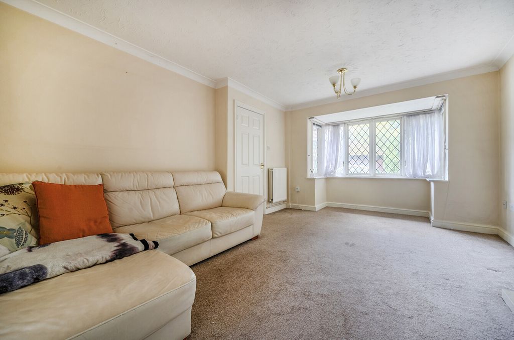 Property photo 3 of 9 1350271-21-68c7F7...