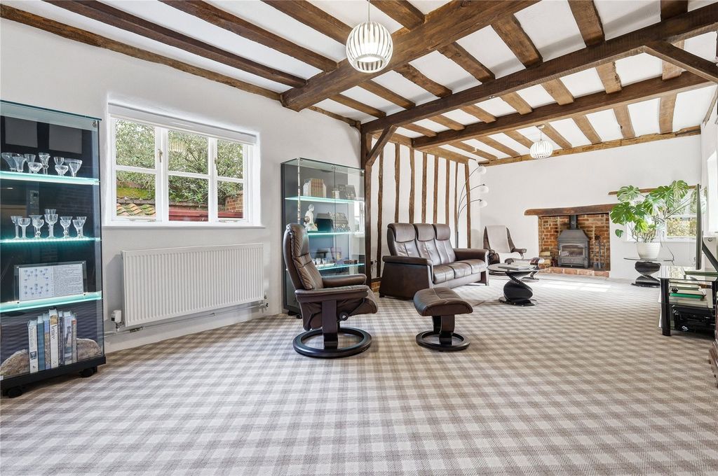 Property photo 3 of 21 Sitting Room