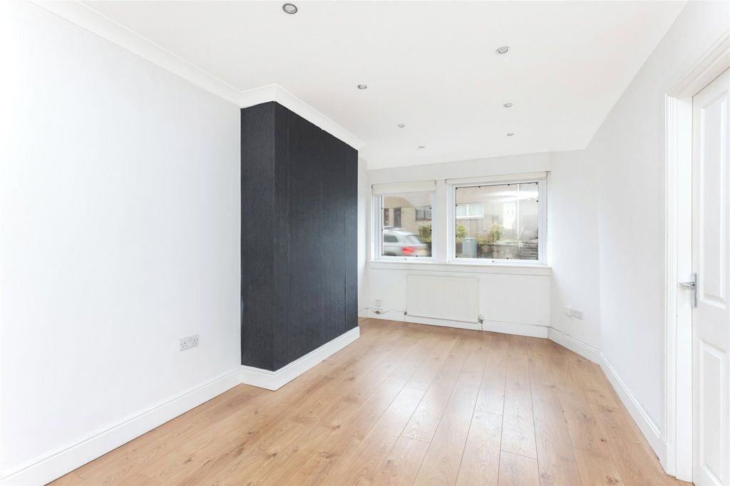 Property photo 2 of 11 Picture No. 03