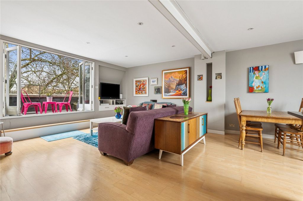 Property photo 2 of 15 Reception/Dining