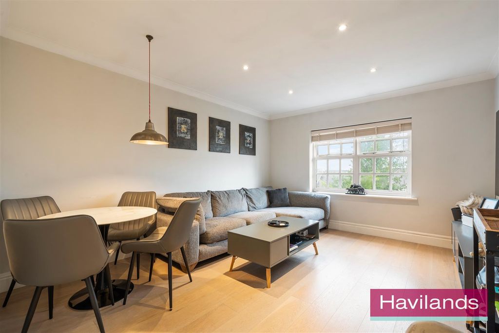 Property photo 3 of 12 Avon House-9.Jpg
