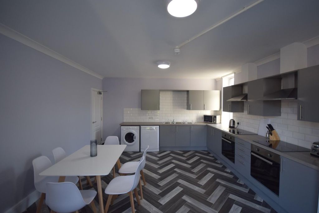 Property photo 2 of 4 Kitchen Up.Jpg