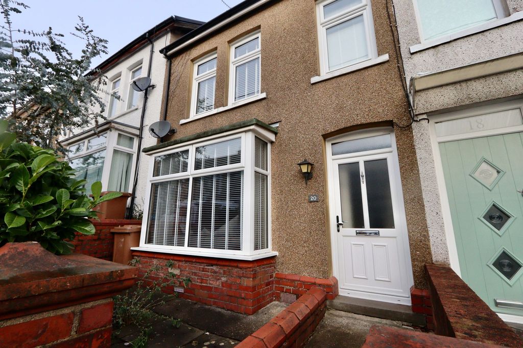 Property photo 2 of 28