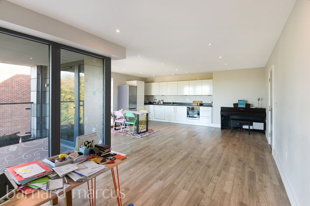 Property photo 3 of 9