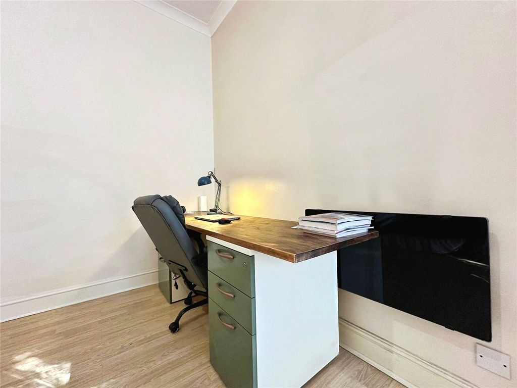 Property photo 3 of 11 Picture No. 02