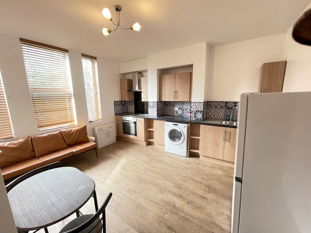 Property photo 2 of 6 Kitchen/Living Room