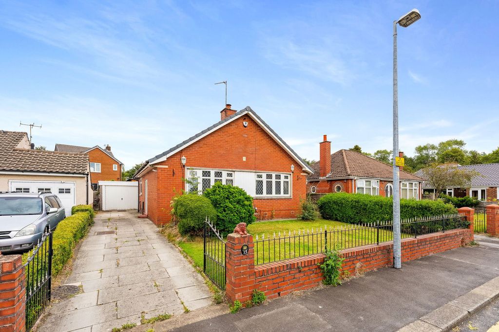 Property photo 1 of 17