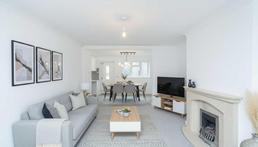 Property photo 2 of 12 Lea Farm Lving Room.Jpg