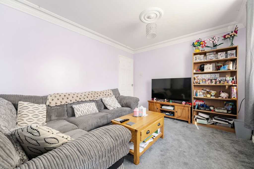 Property photo 2 of 11