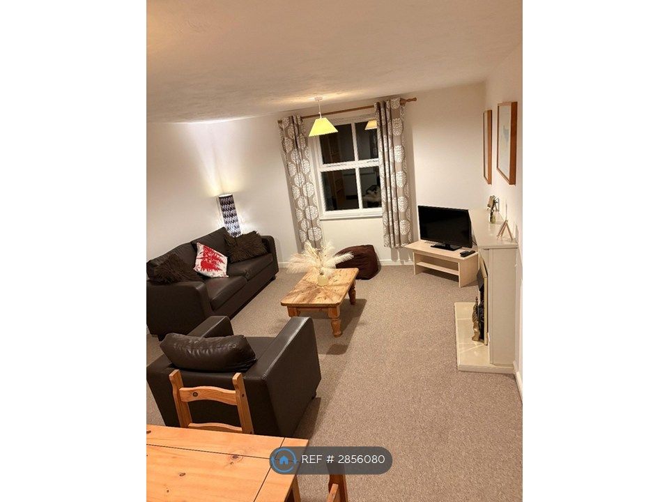 Property photo 2 of 23