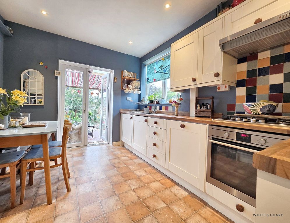 Property photo 2 of 17