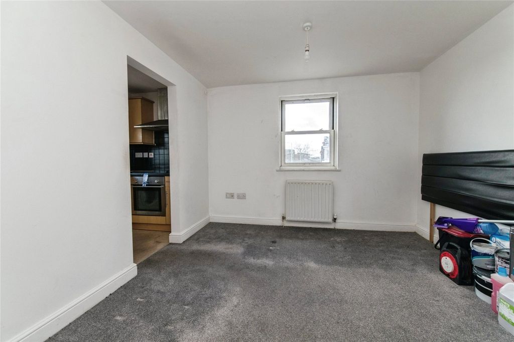 Property photo 3 of 9 Picture No. 10