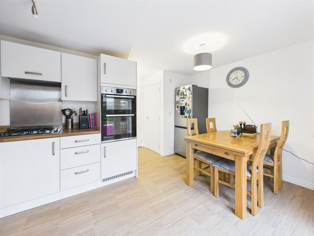 Property photo 2 of 14 Kitchen