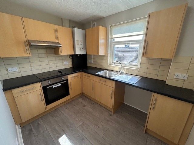 Property photo 3 of 7 Kitchen 