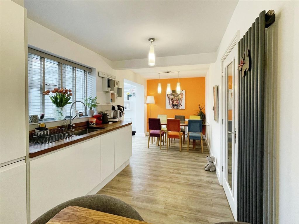 Property photo 3 of 22 Kitchen