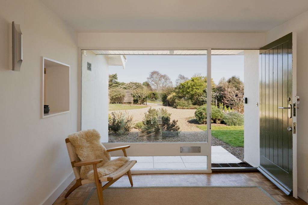 Property photo 3 of 26 332464 - Caluna, 4 North Warren, Aldeburgh-30.Jpg