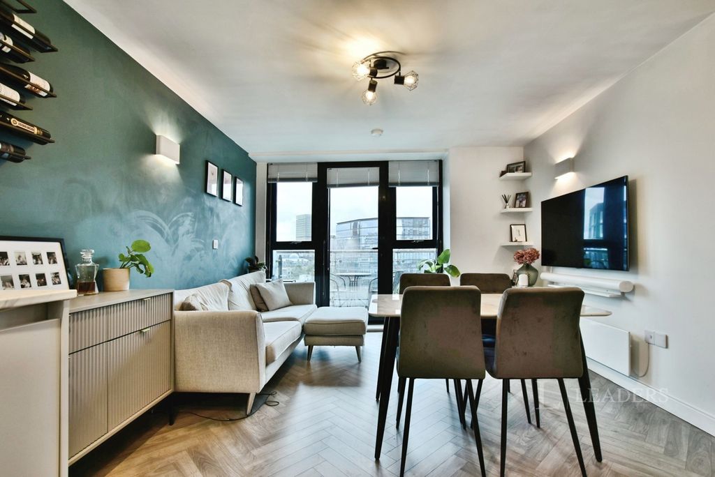 Property photo 3 of 15 Pbox-Img.Jpg