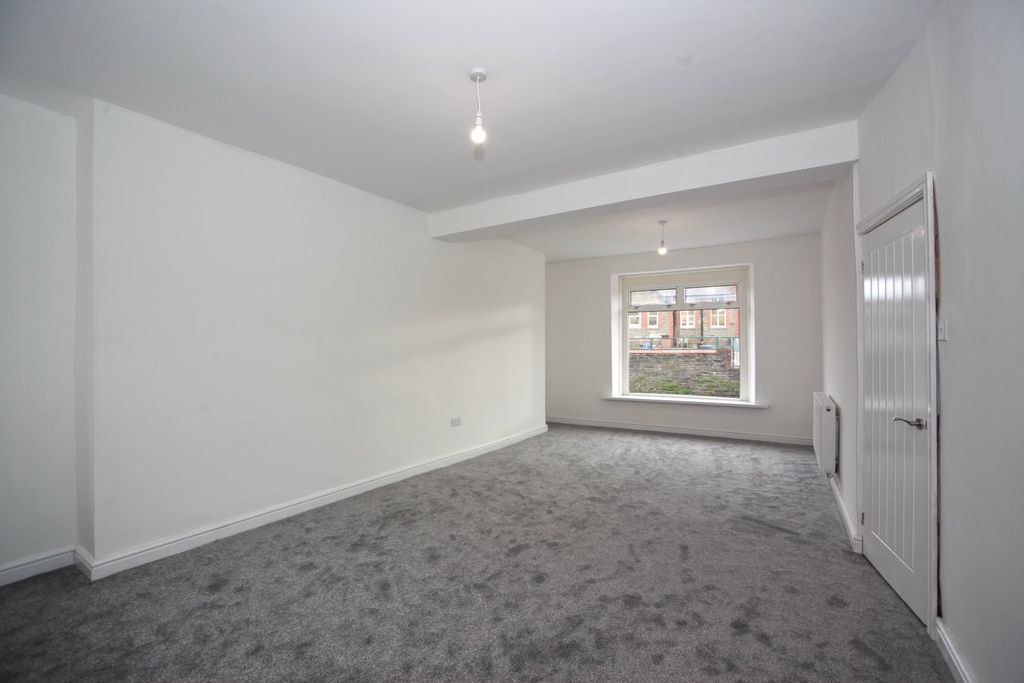 Property photo 3 of 38