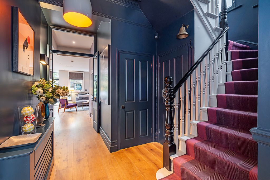 Property photo 2 of 51