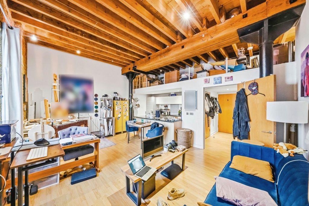 Property photo 2 of 12 9