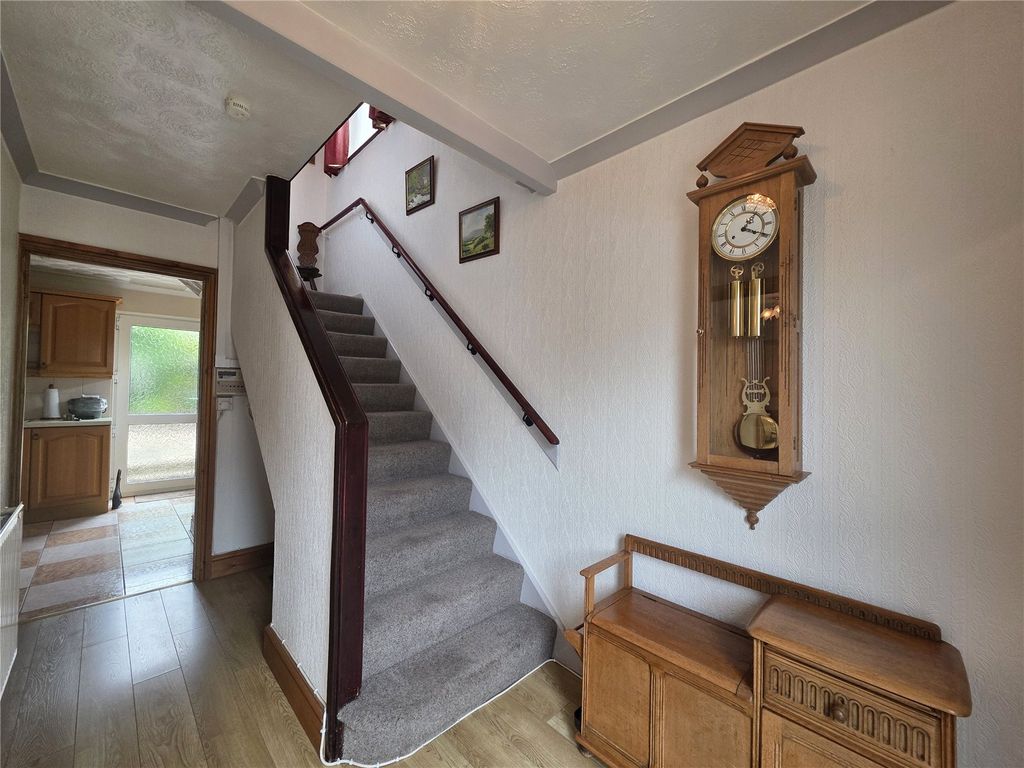 Property photo 2 of 28 Picture No. 18