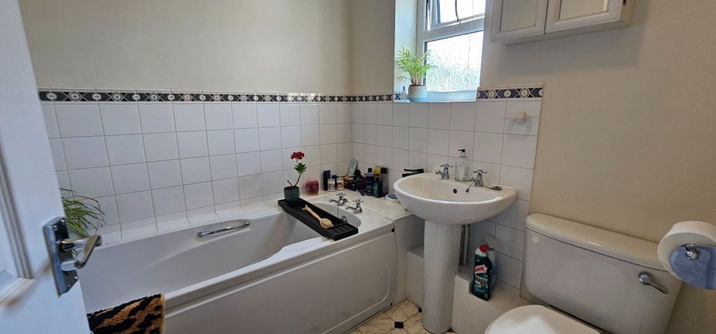 Property photo 3 of 11 Family Bathroom