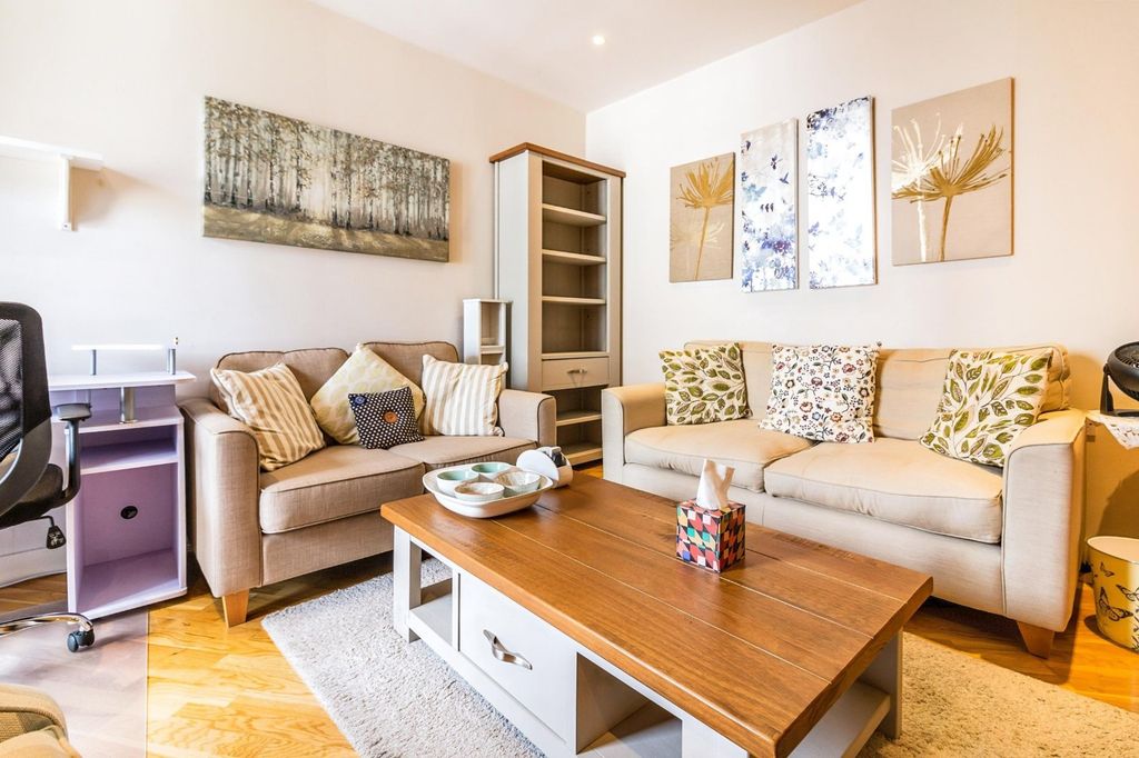 Property photo 3 of 10 Picture No. 05