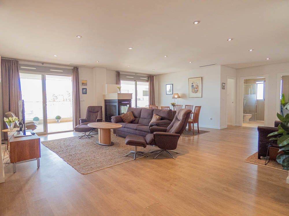 Property photo 3 of 38