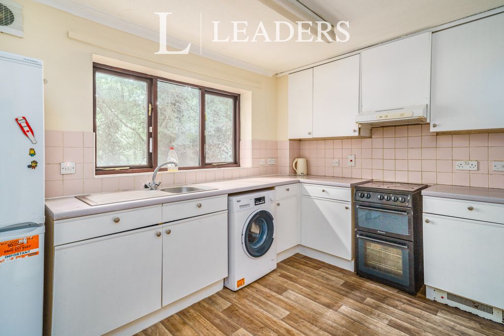 Property photo 3 of 5 Kitchen