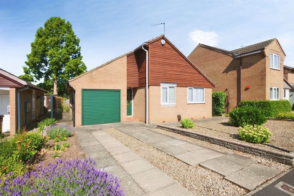 Property photo 1 of 18