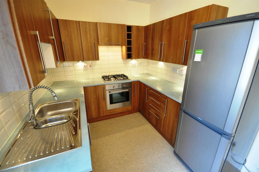 Property photo 3 of 6