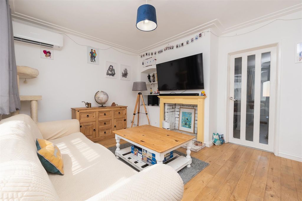 Property photo 2 of 10 11-Dunster-Road-Bs4-1Bu-2.Jpg