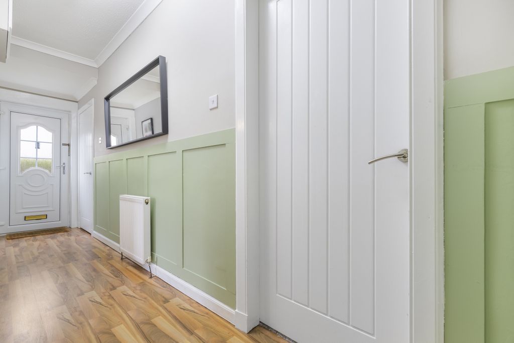 Property photo 2 of 31