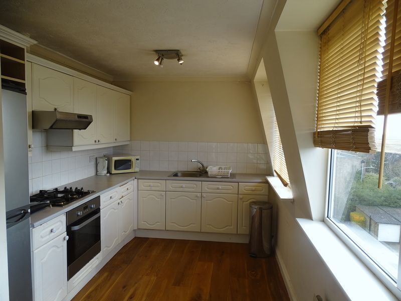 Property photo 2 of 6 Photo 4