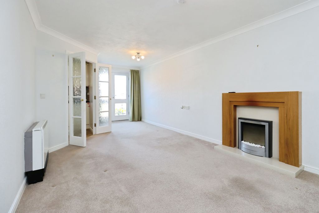 Property photo 2 of 12 Living Room