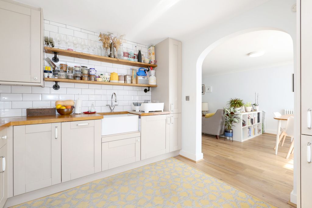 Property photo 2 of 12 Photo 1