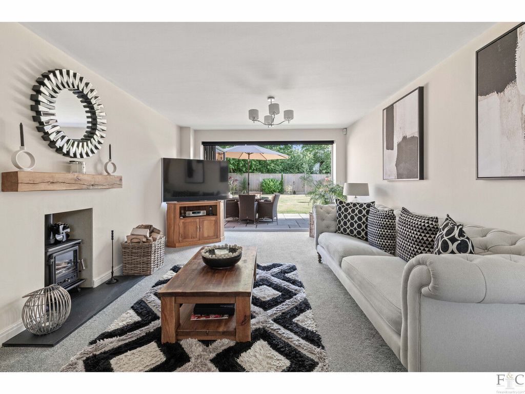 Property photo 3 of 34