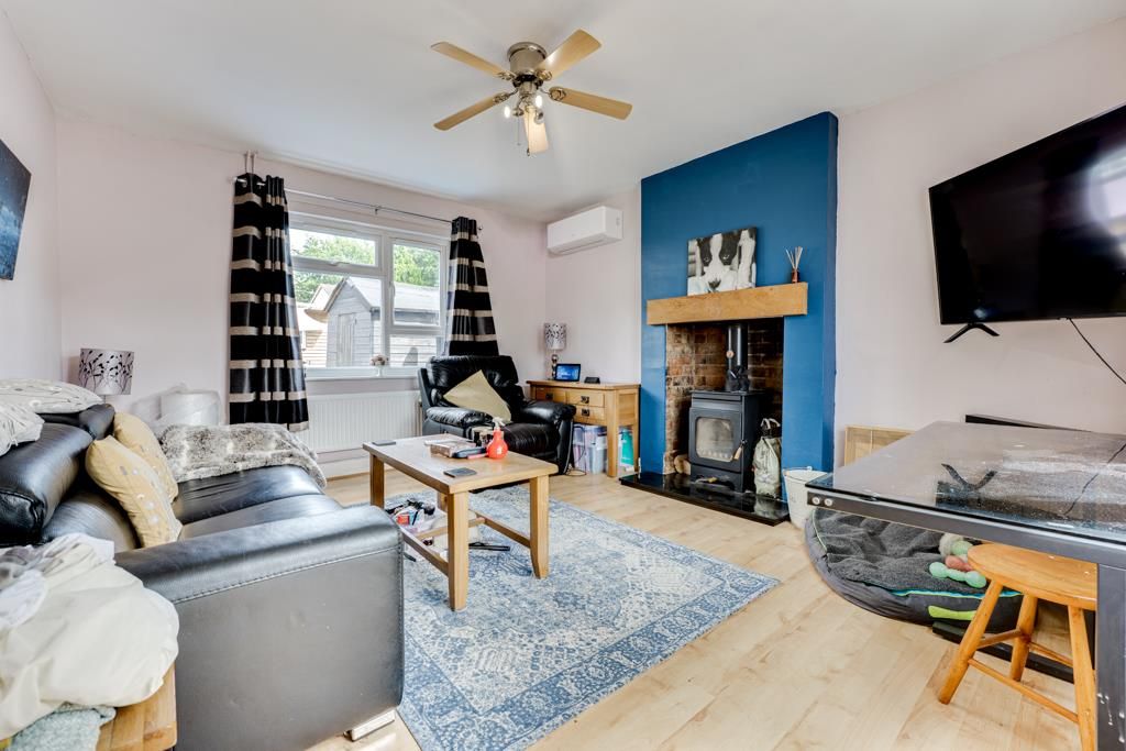 Property photo 2 of 23 27 Elm Road, Kettering-3.Jpg