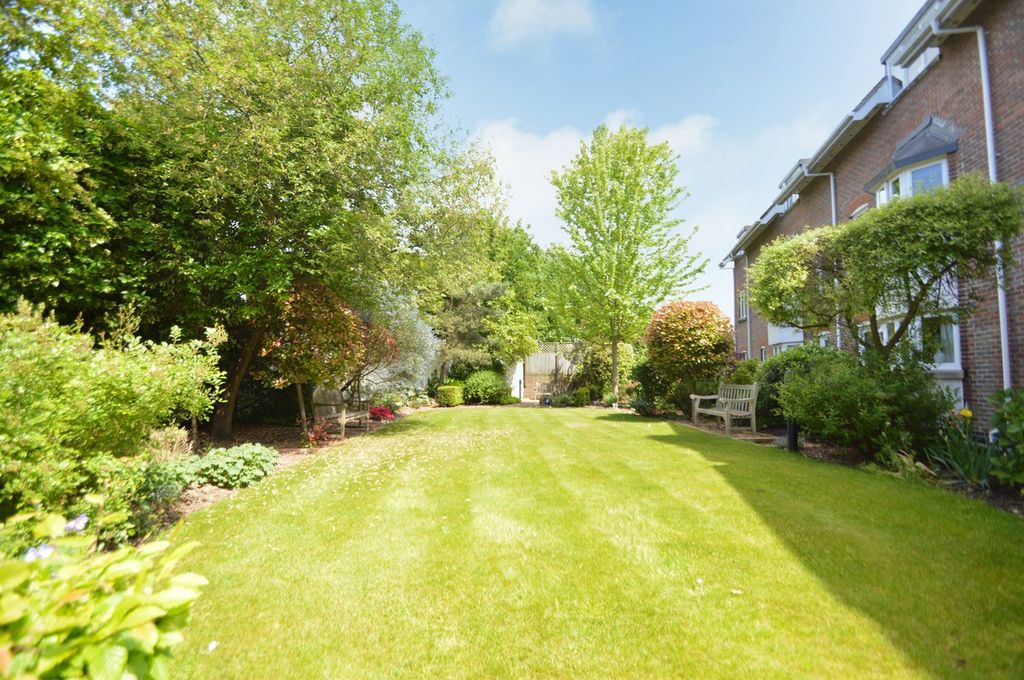 Property photo 2 of 13