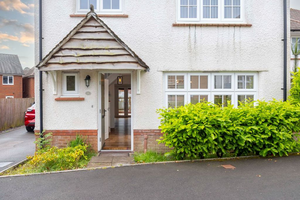 Property photo 3 of 37