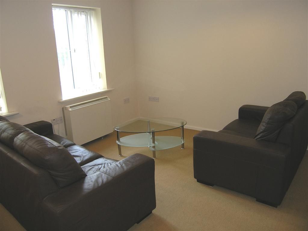 Property photo 1 of 5 Living Room