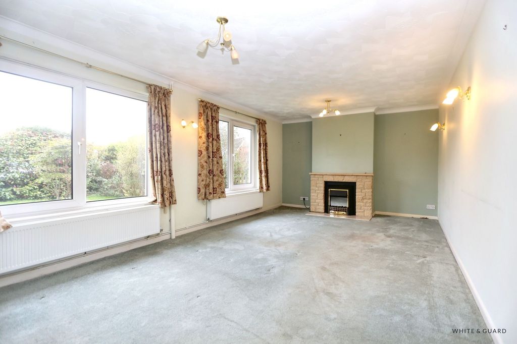 Property photo 2 of 12