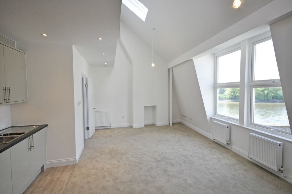 Property photo 1 of 7 Photo 3