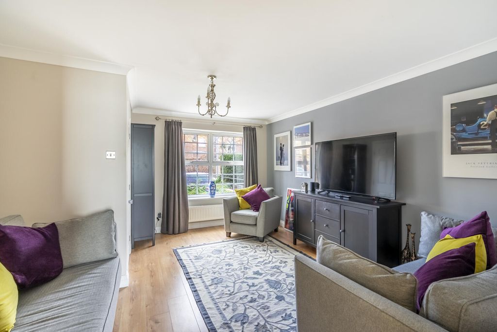 Property photo 3 of 14 Living Room