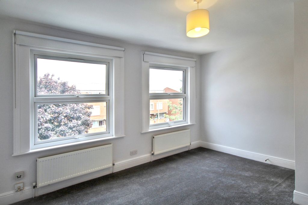 Property photo 3 of 8 3.Jpg
