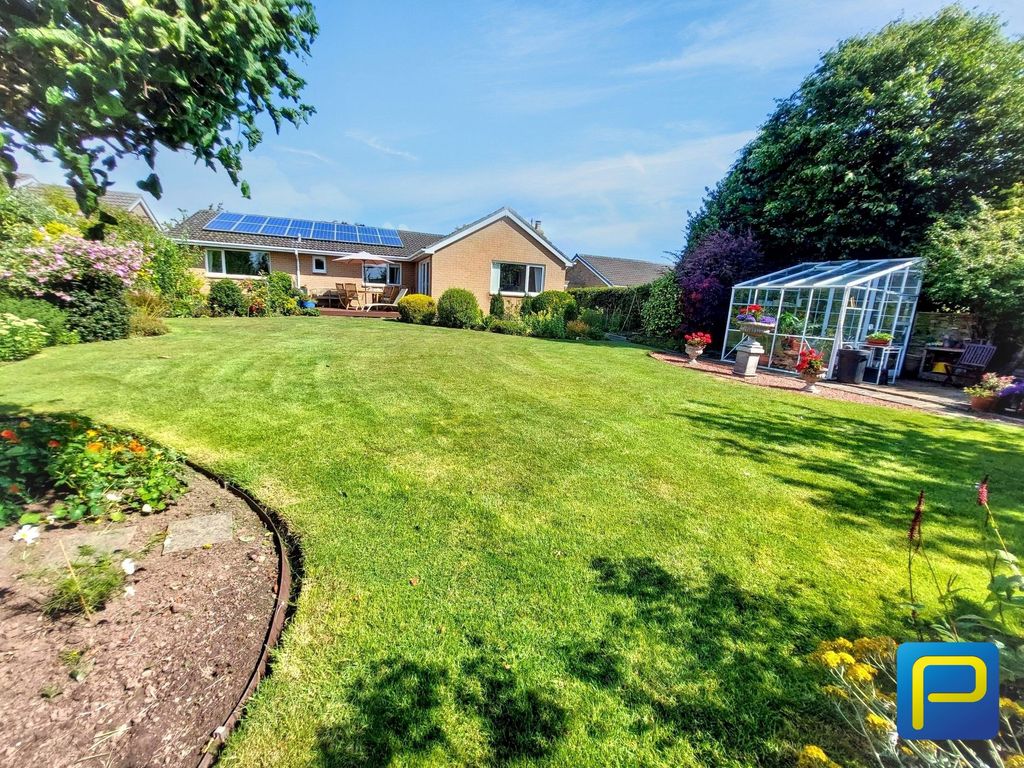 Property photo 2 of 31